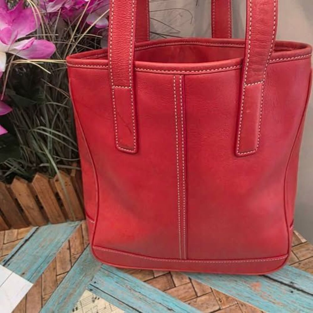 Coach red vintage lunch tote